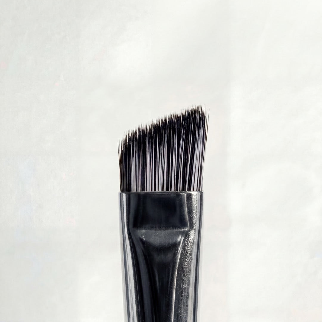 Clarity Defining Brush